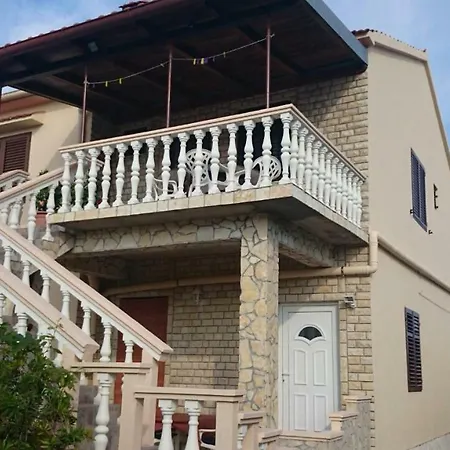 Vito אוגייאן
